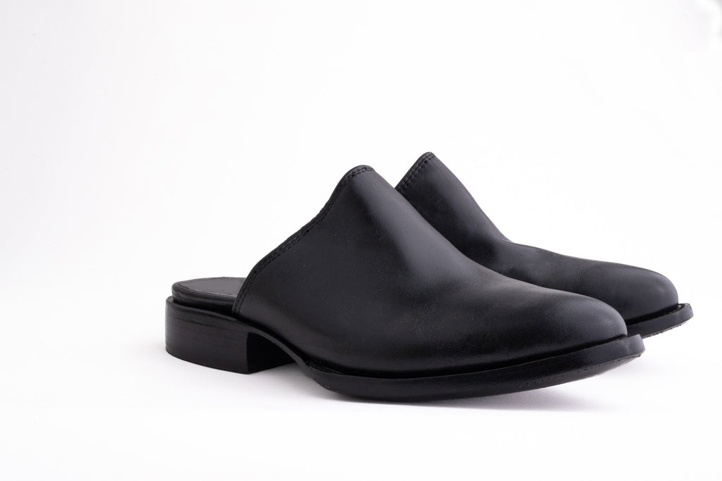 Palenque: Black Leather Mules